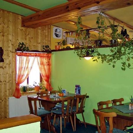 Restaurace A Penzion U Vladaru Mikulášovice Kültér fotó
